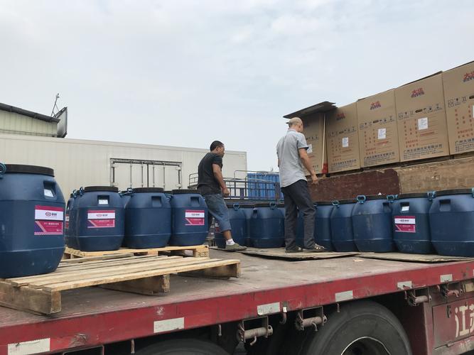 纤维增强型黑色桥面防水涂料施工指南与厂家批发优势